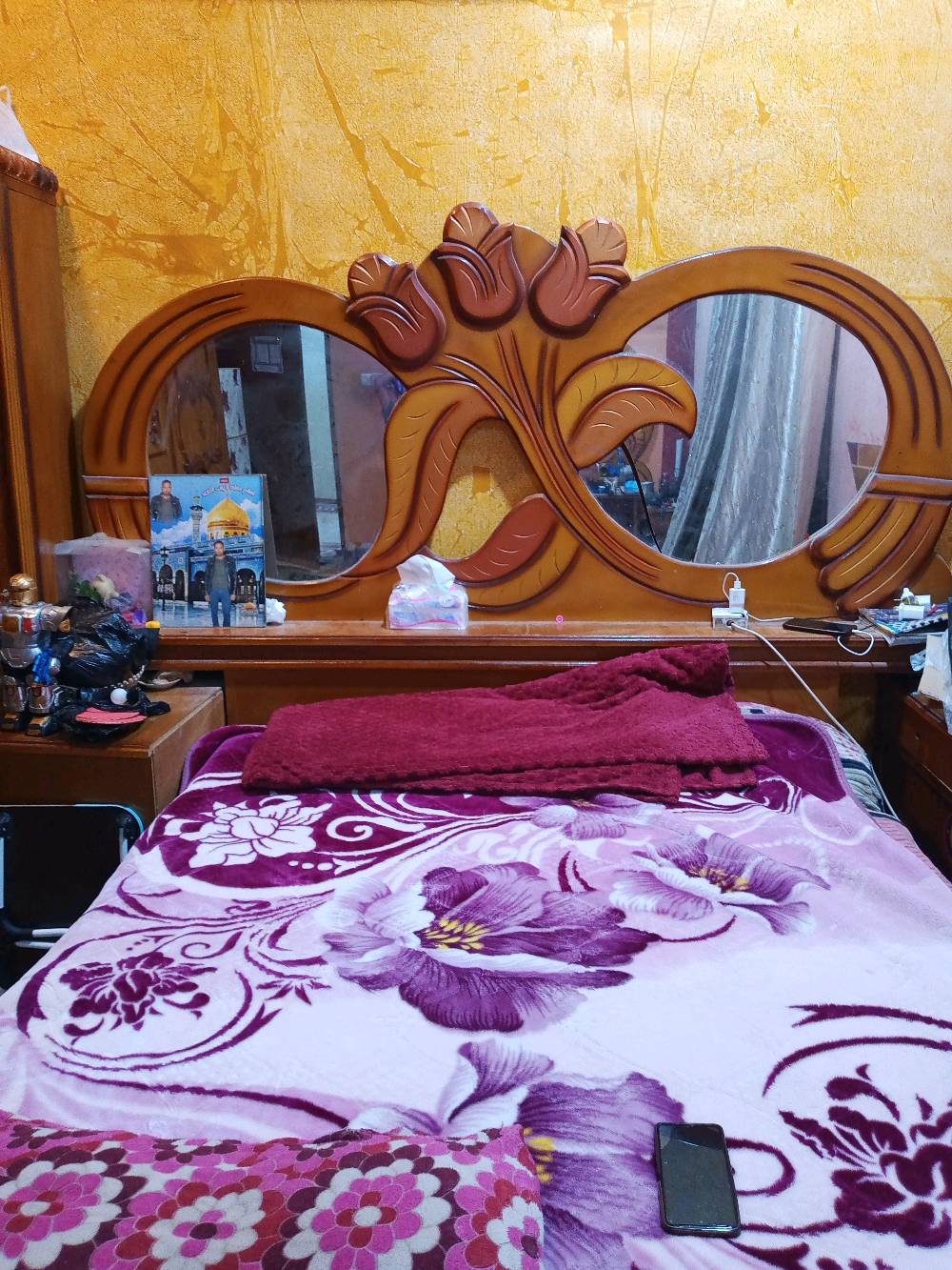 سلام عليكم الغرقه نوم للبيع نضيفه بس يرادلها شوي ترتيب سعر مليون وبيه مجال عنوان بصره ابو الخصيب 