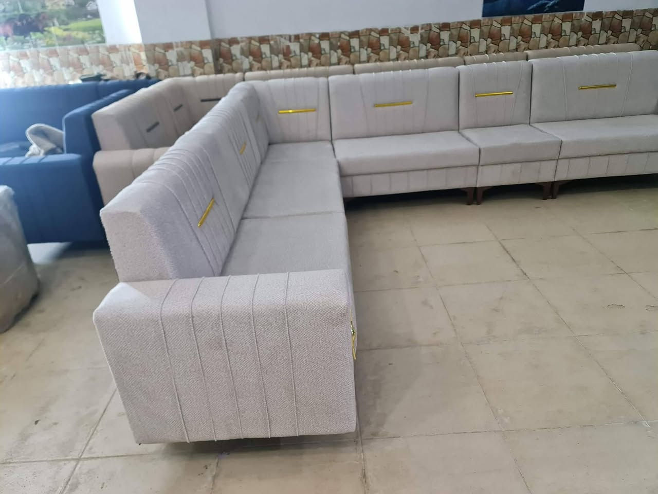 ديوان 10 نفر السعر 270 الف
فرمان بران مقابل صيدليه سروران 
***********
يوجد توصيل
