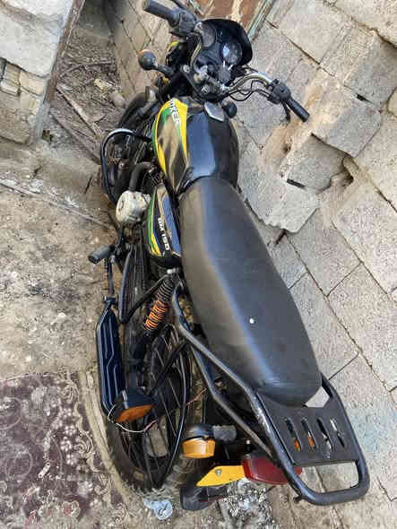 بوكسر 21مجفته  شركه.   كله بلادي. اوراق اصولي. ما ماشيه شي قليل مال بيت.  للبيعع 1200   واذا اكو مراوس ستوته نضيفه اراوس. مكاني بغداد الشعله*********** وتساب فقط
