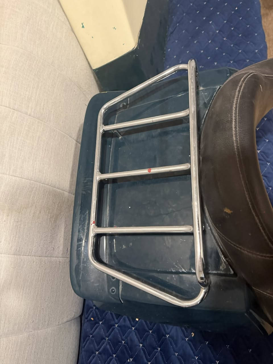 تزويد بجم كامل مغلف داخل وخارج لوك جديد
جنط جانبية كبيره جدد + لحية جنط جانبية
جنطة خلفية +تجوة كبيرة+ سيباية فوق الجنطة كبيرة نيكل
للبيع سستم كامل او قطع منفصلة كذلك ماكو مشكلة
الي يريد يتواصل وياي
***********
اتصال وواتساب وماسنجر متواجد
المكان بغداد/ المحمودية يوجد توصيل
