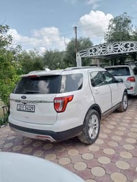 اكسبلورر XLT • 6 سلندر • ٧ راكب