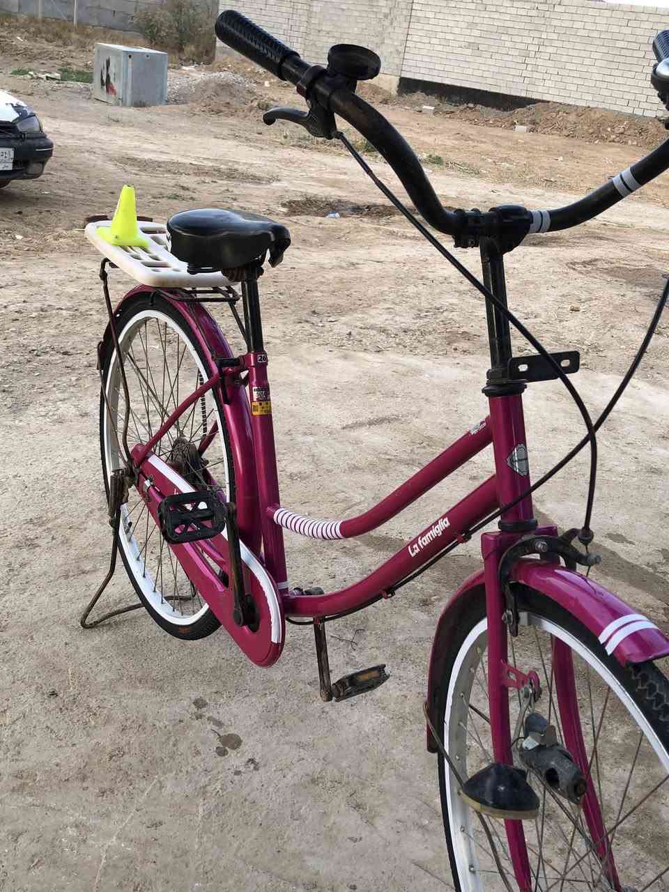 للبيع..وردي غامق.!!  شركه فاملي.' موديل ١٨ امبدل ويل واحد موديل١٩ كامل مابي اي نقص تايرات جدد ((السعر٩٠وبي مجال)) المكان ديالى تقاطع القدس/الرقم((‭٠٧٧٠ ٦٤٥ ٩٢٨٩‬))
