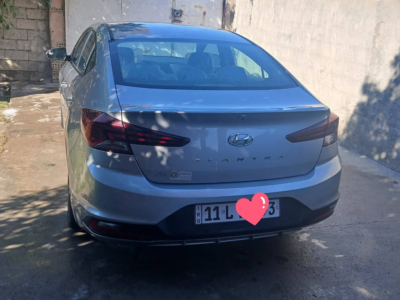 السلام عليكم النترا موديل ٢٠ رقم بغداد الجديد محرك كير كفاله مملعوب بيهن 
بيهه صبغ جاملغ الامامي كلها ليبل ١ بدون دواخل وتبديل 
السياره مبيهه اي نقص ومواصفات المعروفه se
مكاني بغداد 
السعر ١٣٩ بيهه مجال 
***********
