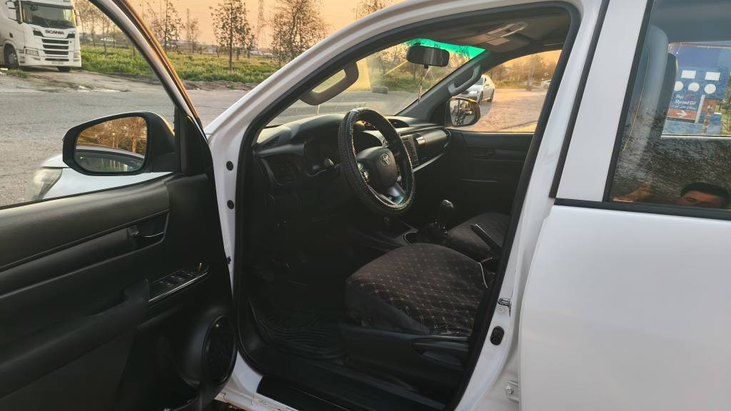 تۆیوتا هايلۆکس ٢٠١٧ گاز بی سبوخ بی لێدرا تەنها ٥جی ساردە کوتی بچوکی هەیە رەقەموو سەنەوی نویە نرخی ١٨٥ وەرەقە 
*********** أربيل, العراق
