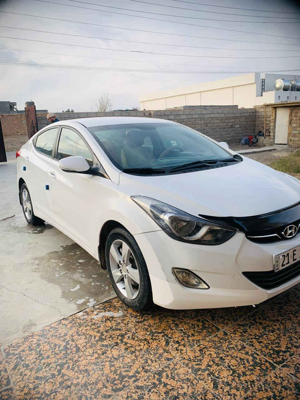 سلام عليكم سيارة للبيع انتره 2012
كير ومحرك شرط تخم تاير سيارة مكفولة فقط نص باب صايق مصبوغ
السعر 120
الاستفسار
***********
***********
