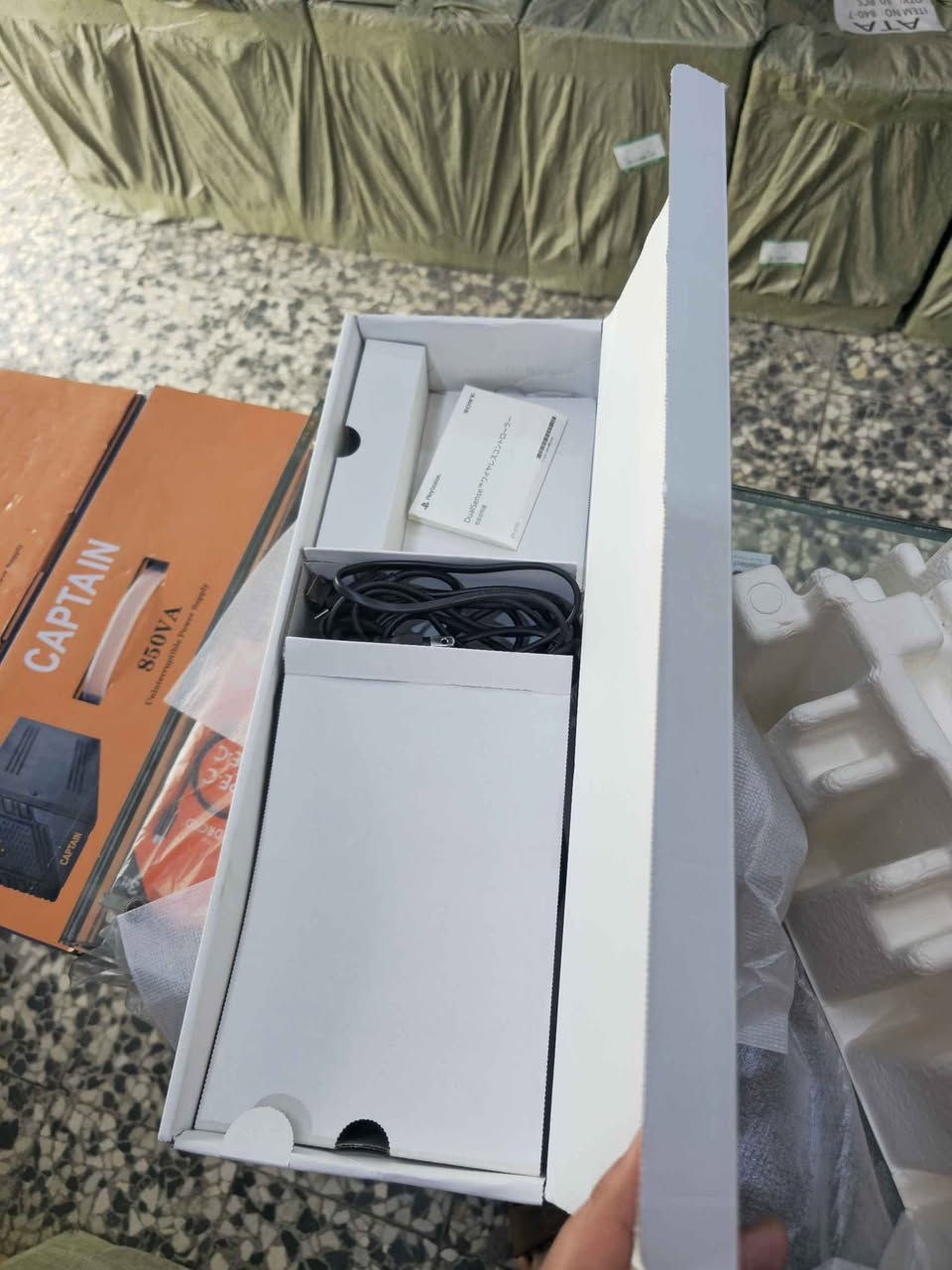 بلي فايف فات واحد تيرا نضافه الجهاز ٩٩% جهاز جديد توصيل كافه المحافظات العنوان نجف كوفه فلكه حبيب الرعاش السعر ٥٧٥ قطعه وحده الرقم *********** النجف, العراق
