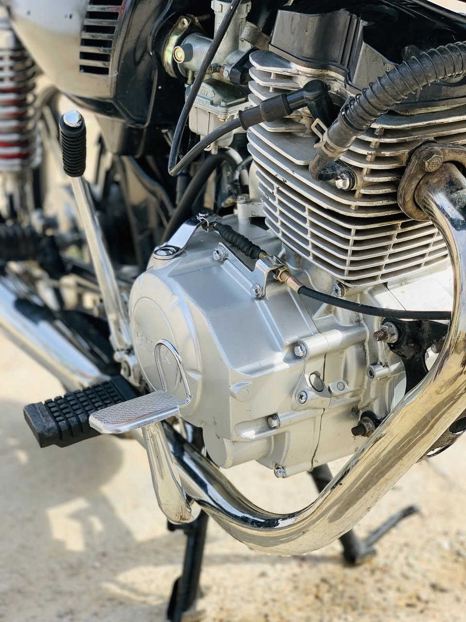 إيراني ٢٤ للبيع ٥ كير
سلام عليكم دراجة سونك مكينه ٢٠٠ سيسي مكينه كفاله عامه 
كلشي شغال ما بيها نقص سلف هندر اشاير  لايت بك لايت أوراق موجود عنوان بغداد 

٦٠٠ وبيها مجال 

***********
