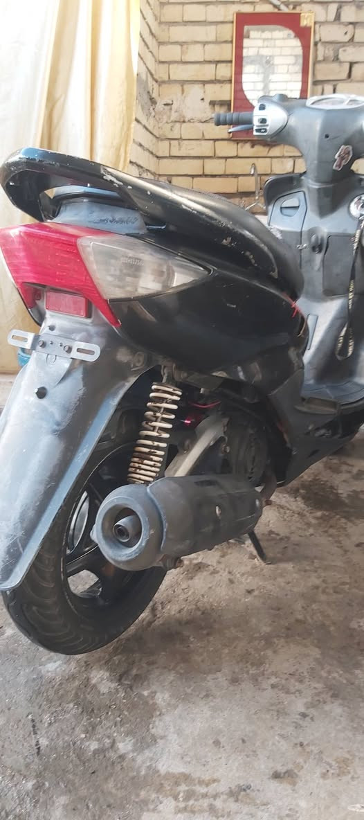 السلام عليكم 
سكنس نثيه للبيع بوشه ٥٨ونص والفات جدد سلف رياضي جديد كهربائيه كله شغاله ابيع كوم حديد الكرنك من جيهت الكلج مسحوك مكاني بغداد العامريه
***********
