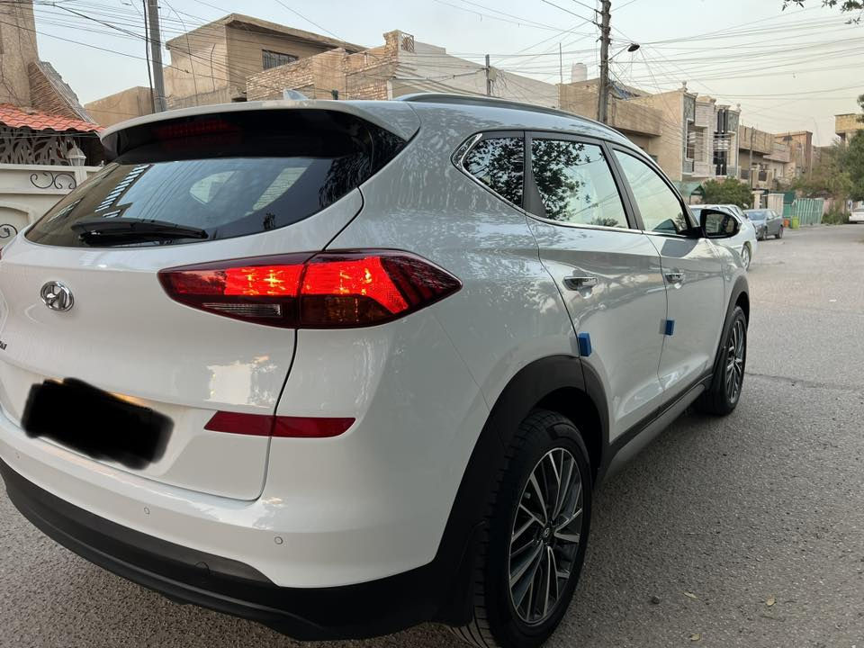 توسان 2020 خليجي شركة الكاصد فول عدا البانوراما بصمه كراسي كهرباء شاحن وايرلس خمس عدسات حساس امامي خلفي محرك 2000 دوش ماشيه 62000 مكفوله كفاله عامه مكاني بغداد الكرخ حي الجهاد الضباط 
للاتصال ***********
