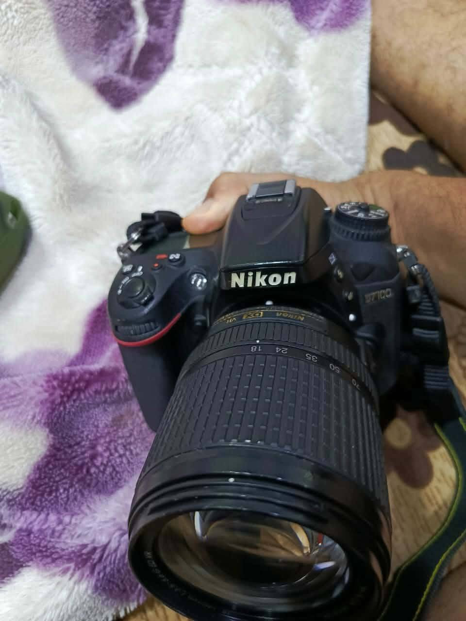كامرا نيكون 7100 للبيع نضافة ٩٥ ملحقاتها الإضافية كرب + بطاريات عدد ثنين مع العدسة الاصلية وحافظ جيلاتيني + رام ٣٢ للتفاصيل اكثر التواصل خاص او الاتصال ***********
