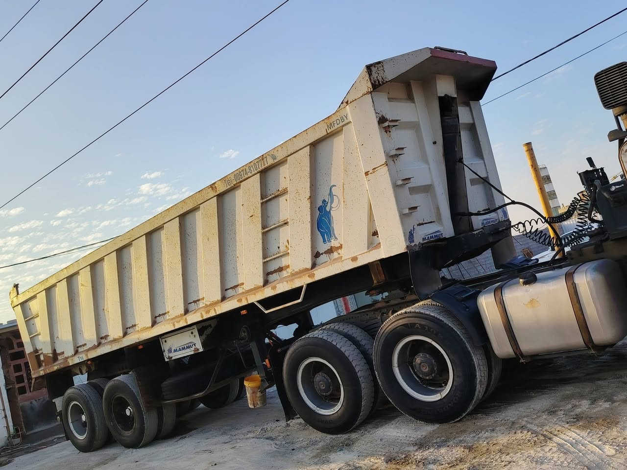 عربانة ماموت للبيع تخم تاير ***********
