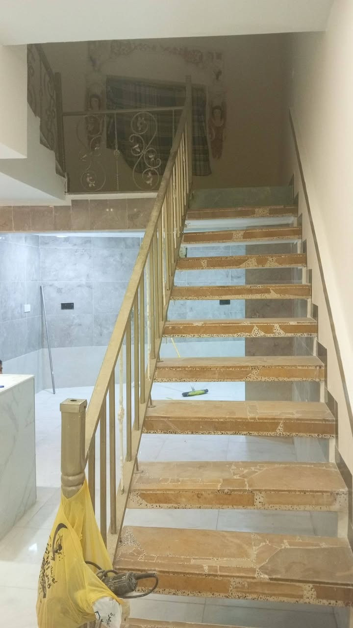 بيع مستعجل السعر 80بيت ركن حي الزهراء يم المدارس الصينيه 135 جديد غرفتين صاله استقبل مطبخ مفتوح ع الصاله كراج لسياره اساس صب والسكف اعكاده  والطابق الثاني هيكل صحيات مجموع خارجه وداخليه برسلين سقوف جمسن بورد البيت جاهز  رقم ‏‪***********‬‏
