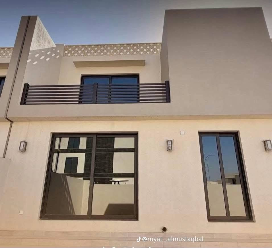 🏡 فرصة مميزة للبيع – دار في مجمع القضاة 🏡
يعلن مكتب المستشار للعقار والمقاولات العامة عن توفر دار للبيع في مجمع القضاة بموقع مميز وحيوي.
✅ المساحة: 400 متر ✅ موقع ممتاز وقريب من كافة الخدمات ✅ مجاور للمول والملعب ✅ منطقة مخدومة بالكامل ✅ طابو صرف حر ✅ العقار غير مطلوب ✅ سعر مناسب وقابل للتفاوض للجادين
📍 فرصة رائعة للسكن العائلي أو الاستثمار في منطقة راقية ومتكاملة الخدمات.
📞 للاستفسار والمعاينة: ***********
مكتب المستشار للعقار والمقاولات العامة بيع • شراء • إيجار • ترويج • تعقيب كافة المعاملات العقارية.
