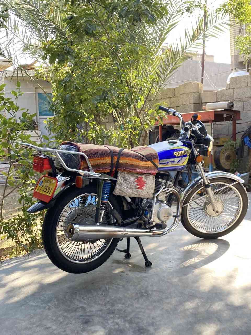 السلام عليكم
للبيع تايكر 21 دراجة كلش نضيفة وكاعدة  وما عوزه اي شي جاهزة  دبلات تاير خلفي جدد كلشي شغال بيهة كهربائيات وكلشي سعرها 475 وبيه مجال.مكاني العزيزية 
الشراي وباقي التفاصيل اتصل. ‭   0771 375 9805‬خاص ما اجاوب.
