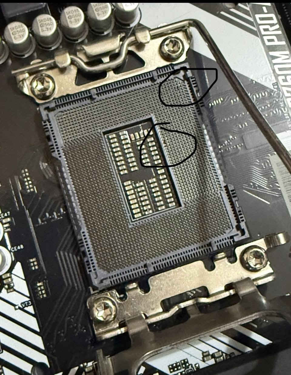 بورد B760m pro a ddr5 بورد نضيف وجديد جاي اشده نعوجت ذني البنات مال مكان الرام يعني 2 يشتغلن و 2 واكفات للبيع او مراوس بشاشه حجم 27 مومهم البراند بغداد *********** واتساب
