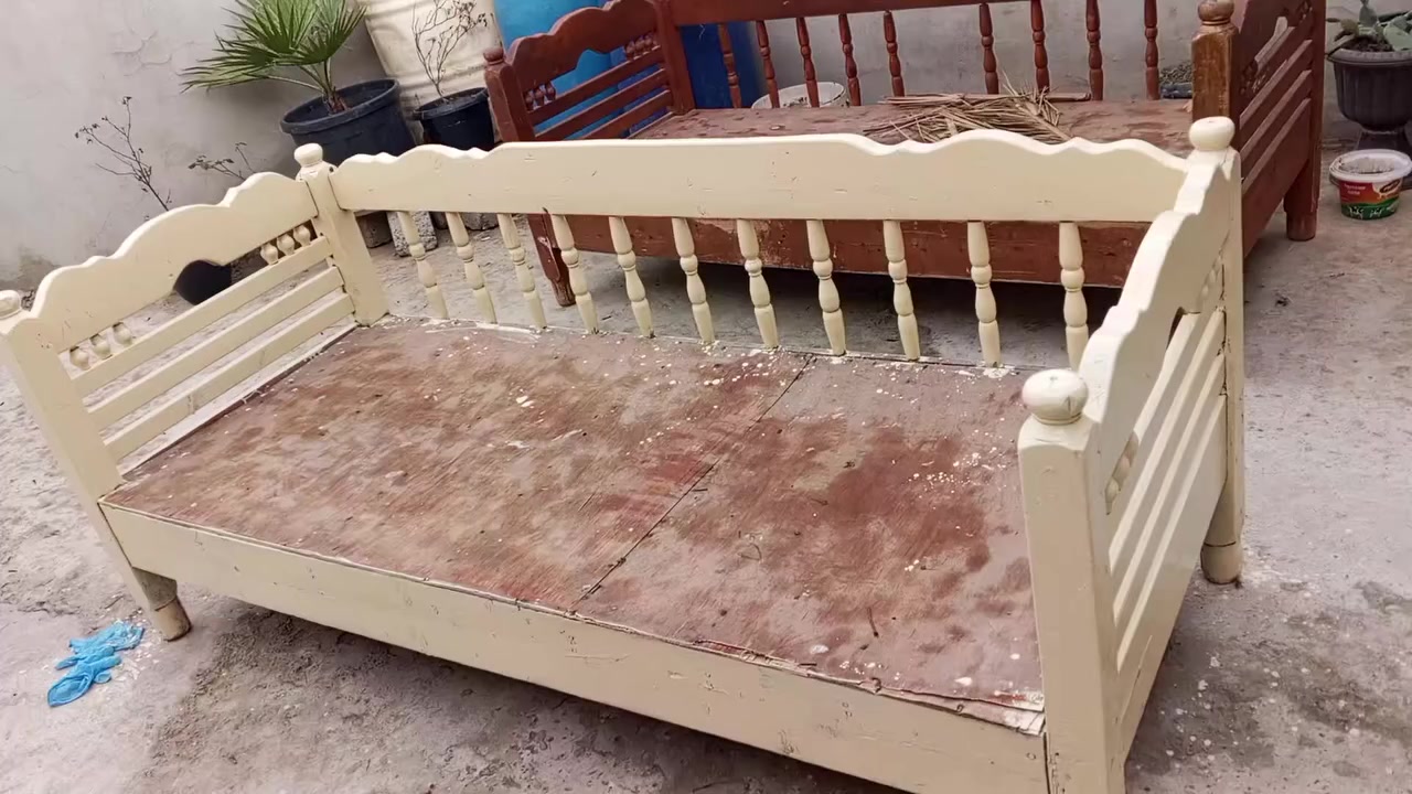 للبيع السعر 250ابيهم مجال خشبهم قوي اصلي ثكال العنوان موصل حي النتصار شارع60 الرقم ***********
