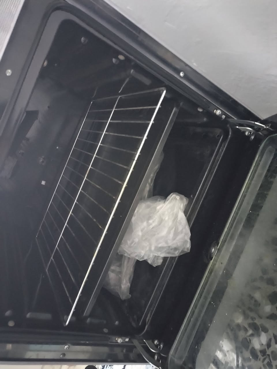 السلام عليكم طباخ إيطالي جديد
ب300 وبي مجال قليل
متواجد للساعه 2 ظهراً
المكان الكراده
***********
