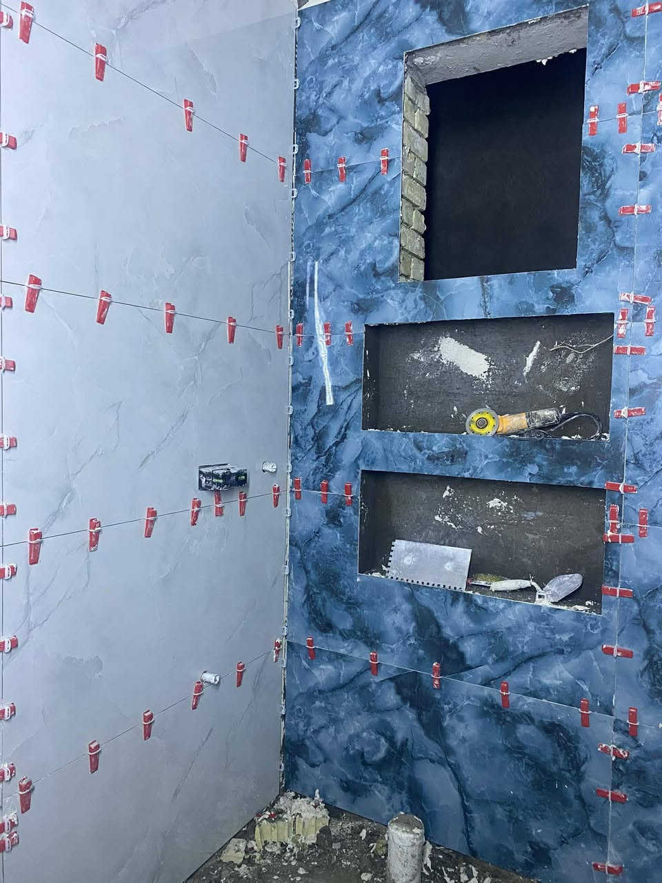 اسطه سيراميك بورسلين كافه انواع السيراميك المرمر شغل هندسي متفرغ حاليا ***********
