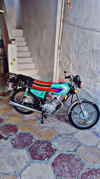 لوحة • ٢٠٢٧ • ٧٢٥