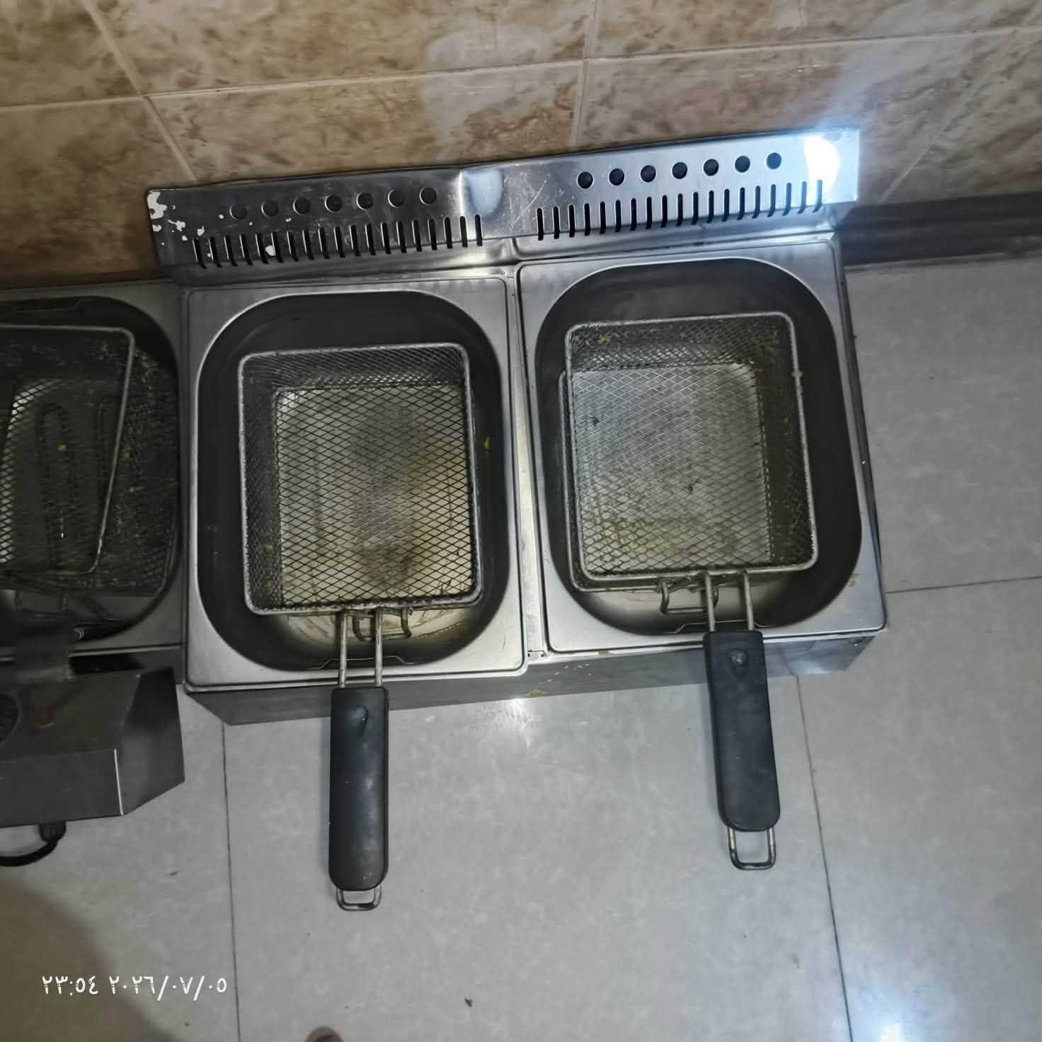 للبيع قلايه كهربائيه + قلايه غازيه + كريل بركر  العنوان الرمادي 📞***********
