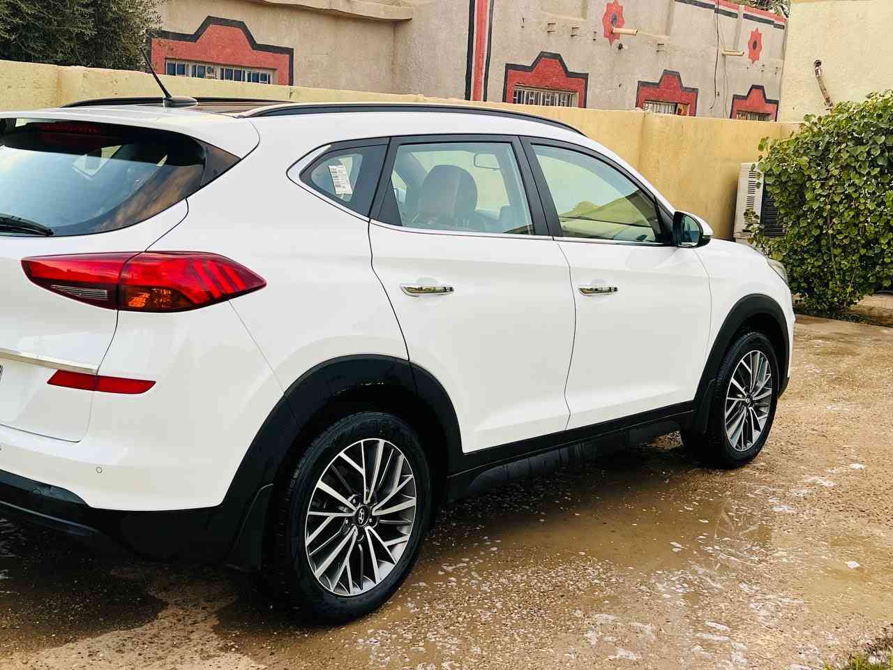 السلام عليكم

توسان ٢٠١٩ خليجي فول مواصفات وكالة الكاصد مكفوله من الصبغ والتبديل والبارد 

رقم بغداد الجديد 

سايد بريك بالرجل 

حساسات اماميه خلفية 

شاحنة واير ليس 
 خمس عدسات

كشنات كهرباء

كشنات جلد +كهرباء 

مري شفط

اشاير مري

بانوراما

بصمة 

ماشيه ١٣٦ الف
تخم تاير
السعر ٢٠٧وبيه مجال بسيط 
السياره نظيفة جدا وبدون اي نقص  
السونار مرفق بالمنشور 
للاستفسار
***********
