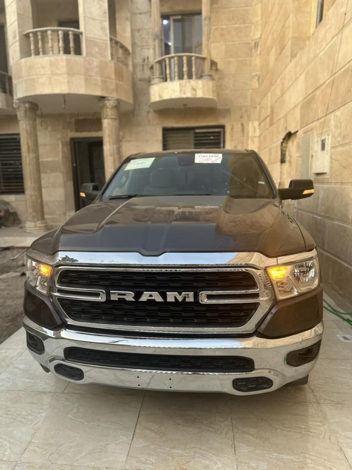 RAM بك هورن للبيع
2022
للتواصل اتصل على الرقم *********** 
بدي قصير باب قصير 
8 سلندر 

تتميز رام 1500 بك هورن (Big Horn) "باب قصير/كابينة طاقم (Crew Cab) أو كابينة ممتدة (Quad Cab) مع بدي قصير" بمحرك هيمي 8 أسطوانات سعة 5.7 لتر بقوة 395 حصانًا أو محرك بنتاستار V6 سعة 3.6 لتر، مع ناقل حركة أوتوماتيكي 8 سرعات. تشمل المواصفات الشائعة دفعًا رباعيًا/خلفيًا، مصابيح LED، بدي قصير مخصص للأداء والعمل.
