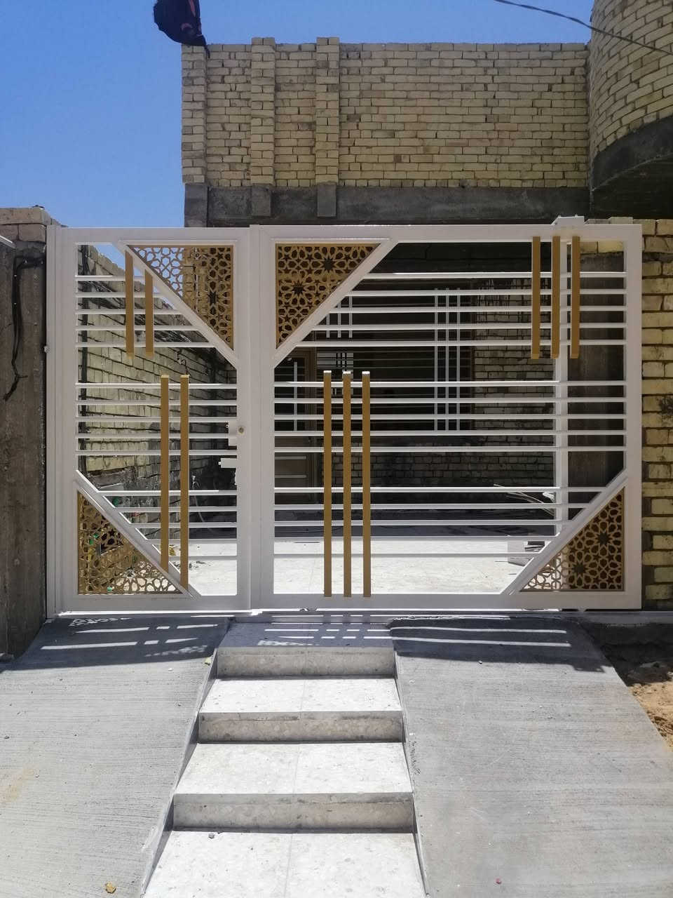 مستعدون لصبغ الدور داخل وخارج جميع انواع الاصباغ وصبغ الأبواب والشبابيك ارصفة الشوارع اسعار مناسبة جداً وحسب رغبة الزبون كرستة وعمل اوفقط عمل
***********
اتصال او واتس اب
