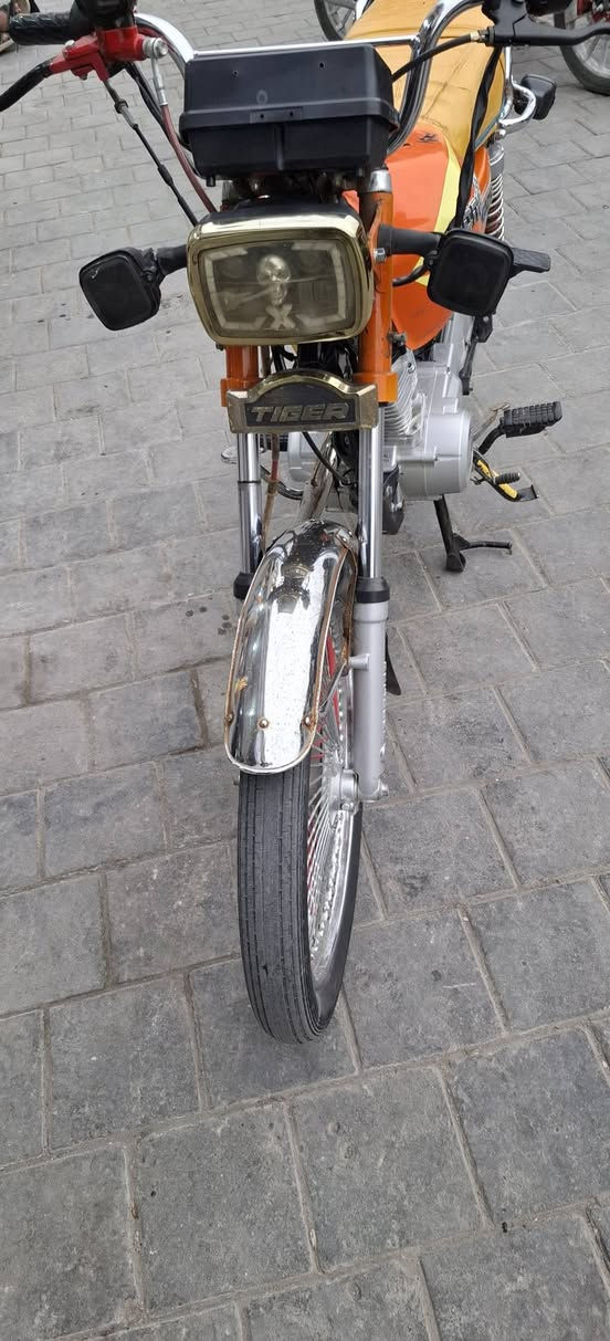 السلام عليكم 
للبيع 
2024 أوراق
السعر 600
بغداد فلكت حي النصر
***********
