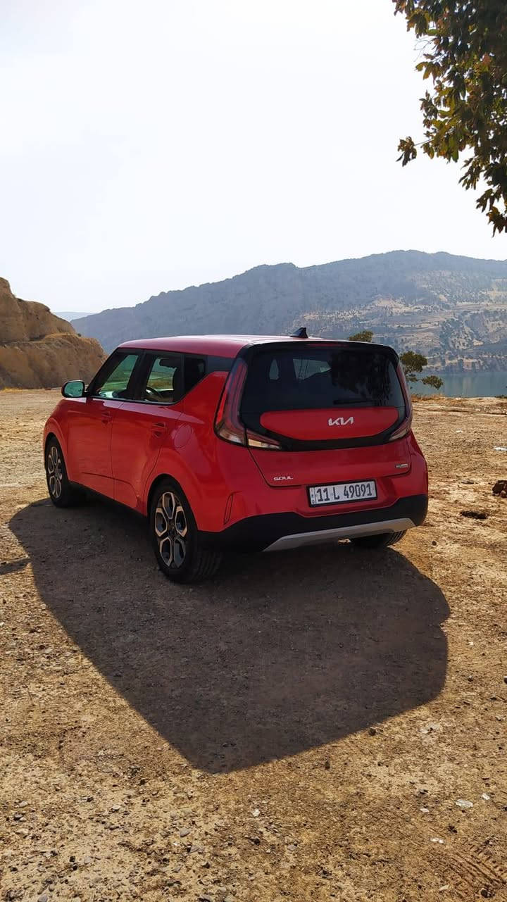 السلام عليكم كيا صول موديل 2023 حمره مواصفات EX
ايكو داينمك.    اقتصاديه محرك 2000 دوش
عداد المسافه 37 الف ميل
بصمه
تشغيل عن بعد
شاشه كبيره دجتل
فتحه بالسقف
كشنات تدفئه
5 رادارات 
نقطه عمياء
كشن كهرباء مالسايق
حادثها ربع جاملغ بارد بدون صبغ
بسمي اتصال ***********
مكاني بغداد البلديات
