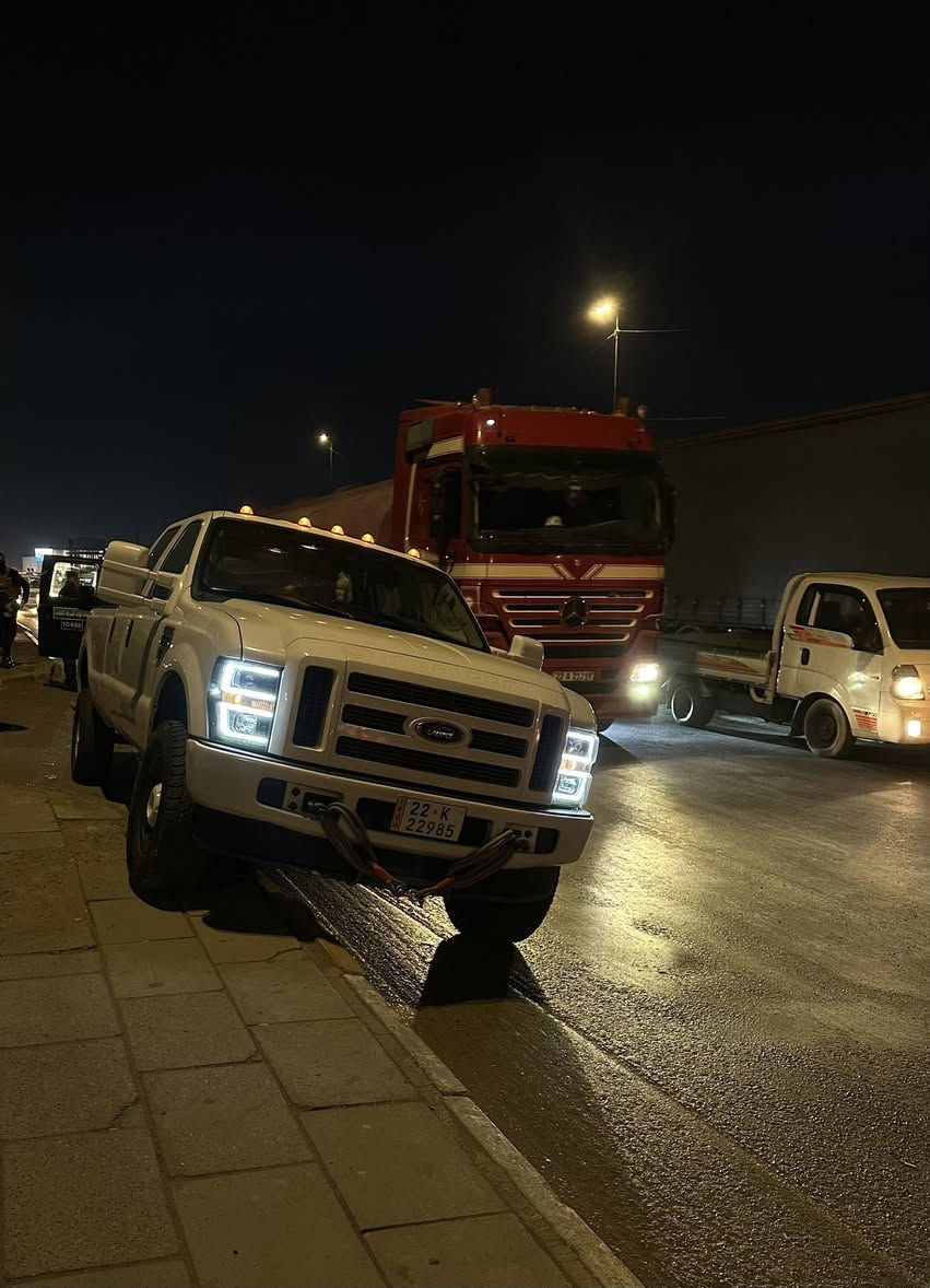 للبيع سياره جاهزه 
تبريد تدفئه 
كامرات 
كشنات منفصل 
دشبول مواصفات خاصه 
شباك 
لايتات 
مكفول الكشر غير البودي بي صبغ 
رقم اربيل هزتها ما ساقطه 
السياره ترايك لعمان 
بانزين 10 سلندر 
للبيع فقط 
السعر 125 وبيها مجال للطيبين 
***********
