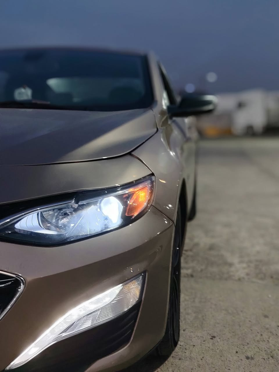 سلام عليكم ماليبو موديل 18 بغداد بسمي (واذا اكو مراوس عادي) 
حادثه جاملغ وبنيد بدون دواخل  ومحدث البجم موديل ٢٤
وعدت صبغ البنيد والجاملغات اثر شخوط
والجاملغ الخالفي صبغ اثر وكعت باب عليه
كير مبدله زيره مماشي وعندي صورته من مبدله
سياره كلش نضيفه

عنوان بغداد الحريه
***********

السعر ١٠٠ وبيه مجال
