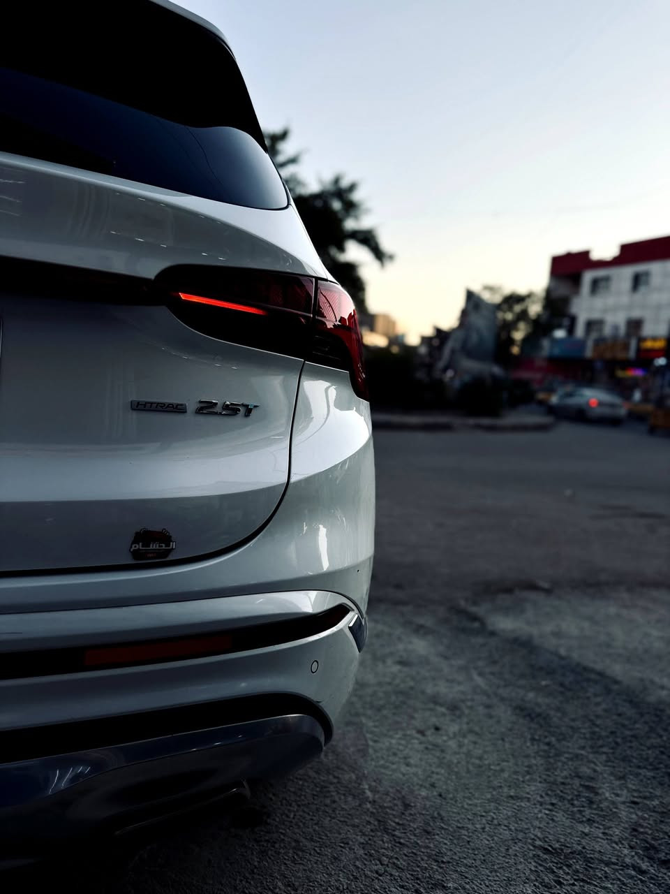 الهم صل على محمد وآل محمد
السلام عليكم 
للبيع هيونداي سنتافي 2022 فئة ( كالكرافي 1/1 ) 
فول مواصفات (VIP) اعلى خط انتاج🔶
2022 SANTA FE Calligraphy
🟩 السعر خاص ( ماسنجر ، واتساب)
( او اتصال - 009647867363303 - )
🛑السيارة رقم اربيل الجديد بأسمي   ( ملاحضة ما اسوي وكالة فقط احول)🛑
ماشية :33 الف 
السيارة مكفولة من التعديل و الصبغ و الايرباك
كير و محرك و كهربائيات كلة بلاد مكفول
حادث السيارة بسيط جداً(سرقة) الصور و رقم الشاصي خاص 
المواصفات :
محركها 2500 " توربو 281 حصان (اقوى عزم من الستة سلندر و اقتصادي)
  كير  ٨ نمر  دبل كلج 
1- تشغيل بصمة و تشغيل عن بعد
بصمة دخول و بصمة خروج
السيارة تتقدم و تترجع من البصمة
2- فتحة سقف بنوراما 
سقف كنتارا
3- _4_كامرات 360 درجة
4- _12_ حساس و رادرات 360 درجة 
خاصية الاوتو بارك 
رادار امامي خلفي توقف ذاتي رادار جانبي تنبيه و نقاط عمياء
5- جميع الكشنات كهرباء 
جميع الكشنات جلد
كشنات امامية تدفئة تبريد 
الكشنات الخلفية تدفئة
كشن سايق خزن وضعيات
مع بردات خلفية بلاد
6- اشاير بالمري
مري شفط 
مري قلاب مع البك
7- شاشة كبيرة معَ نظام سماعات هارمن كاردن 16 سماعة
مع نظام Apple CarPlay, Android Auto
ايضاً انارة محيطة داخل السيارة متغيرة الألوان 
مع نظام شحن وايرلس للهاتف
ايضاً اوامر صوتيه
8- اربع انظمة قيادة (سبورت ،كومفورت ، ثلجي ، سمارت)
عداد السرعة في شاشة السائق يتغير حسب نظام القيادة
مع نظامHTRAC ( الدفع الرباعي)
مع نظام نزول المنحدرات
9- هاند بريك بصمة
نظام اوتو هولد
10- داتشو بالجامة الامامية للسائق لعرض السرعة و تحذير المسارات
11- لايت امامي اربع عدسات زنون عالي ناصي مع لد نهاري 
بك لايت لد 
اشارة ترحيب عند الاقتراب من السيارة
12- صندوك شفط كهرباء ايضاً فتح تلقائي 
14- كامرات اشارة في شاشة السائق 
15- ويل كب حجم 20
16- نظام اطفاء و اعادة تشغيل الاقتصادي في الأزدحام 
17- تدفئة بالستيرن ، شفتات بالستيرن
المواصفات ما تخلص بيها بعد 
للتواصل على الخاص 
او على الرقم:  *********** (يتوفر واتساب ايضاً)
