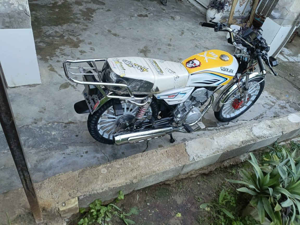 سلام عليكم دراجه سيفان موديل 24 مكفوله من كلشي  أوراق كامله كهربائية كله شغله  دراجه نضيفه سعر 700وبيه مجال مكان خويلص تعال خاص  اوتصل عل رقم ***********
