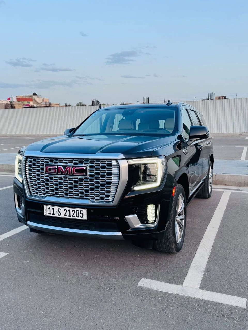 السلام عليكم gmc دينالي 2023
جمسي يوكن دينالي 2023 Vip خليجي مكفوله من صبغ وكاله المنصور 
ماشية 36 الف كيلو متر 

بيها ٣ مكانات بارد 

رقم بغداد   

المواصفات دينالي Vip معرفه 

1- بصمة ابواب 

2- فتحة سقف (بنوراما)

3- حساس خلفي وامامي وجوانب

4- كامرات (5) 360 درجة 

5- ثلاث قطع تبريد 

6- كشنات جلد اوف وايت 

7- تشغيل عن بعد 

8- جنطة كهرباء 

9- شحن لاسلكي 

10- شاشات عرض امامي وحلفية

11- جكات رفع السيارة 

12- رادارات أمامي خلفية جانبي 

13- كشنات تدفئة و تبريد وخزن ميموري

14- دفع رباعي (4*4)

15- شاشة عرض داتا شو 

16- محرك 8 سلندر 6.2 

17- كشن منفصل vip 

18- مقاعد السيارة كلها كهرباء

19- كاميرا خلفية في المرآة الوسطية

20- دوسات كهرباء 

21- نطام صوتي BOSE 

22 -السعر 48,500$

وبعد بيها مواصفات سياره جهازه من كلشي 

(العنوان بغداد حي البنوك )

للاستفسار 

***********
