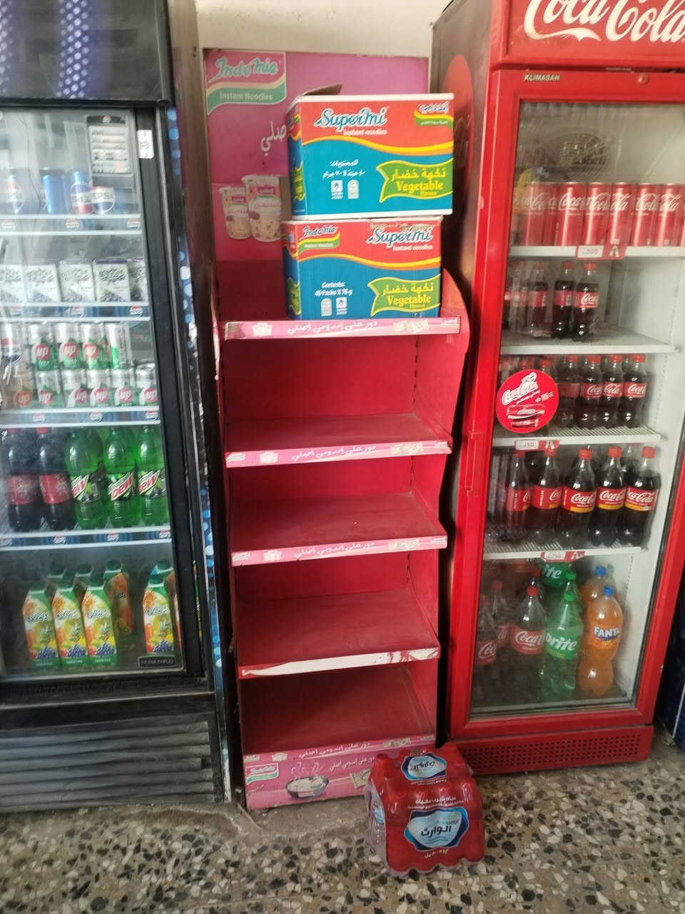 السلام عليكم
الأسواق للبيع
الأسواق يرادلها مسواك دخلها اليوم من جانت متروسة مسواك من ٣٥٠ لا ٤٢٠
هسه حاليا مابيها مسواك ودخلها ١٥٠ تجي بعينك وتشوف
اجارها ١٧٥
ساحب مولد ينطوك ١٣ تدفع ١٠ أمبيرات
محتويات الأسواق
سبلت ٢ طن جبسون
سستم كامرات وبلازمه
برادات محاورات تجميد وهنه تبريد يعني بتموز بيها طبقه ثلج 
وباقي محتوياتها كدام عينك
اني مصورها هسه وعندي صور من متروسه غراض بس ماريد اغشكم تشوف شي تروح تلكه غير شي اني اريد ابيع 

السعر
٣٧٥٠  وبيها مجال بسيط
سبب البيع انتقال إلى غير محافظة
مكان الأسواق بغداد زعفرانية نهاية شارع المعهد
*********** واتساب
