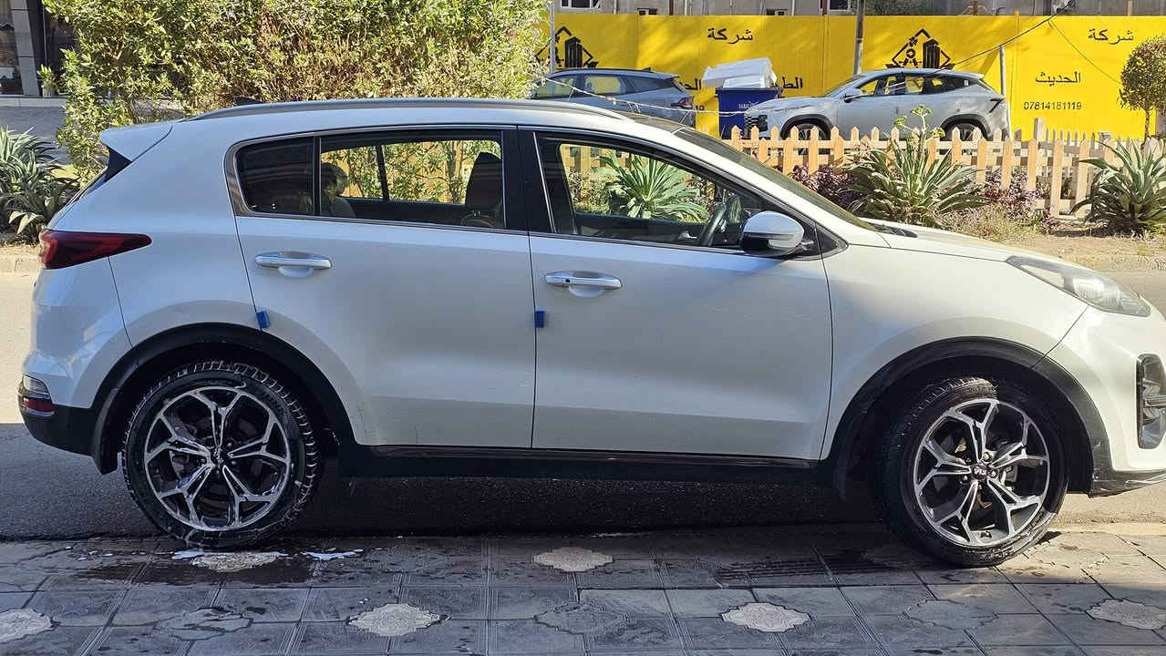 السلام عليكم
سبورتج 2019 جي تي لاين GT Lineفول ١/١ رقم اربيل 

المواصفات // ماشيه ٩٧ الف 

✅بانوراما

✅بصمة

✅مري شفط و اشاير بالمري 

✅هند بريك بصمه 

✅شاحن واير ليس 

✅انارة ترحيب 

✅اوتو هولد 

✅داخل جلد ملون

✅كراسي كهرباء جلد

✅شاشة 

✅كاميرا دوارة

✅حساس امامي وخلفي

✅بلاجكتور رباعي عدسة زنون 

✅لد نهاري زنون 

✅صندوك كهرباء

✅ستيرن رياضي

✅مانع انزلاق

✅مود درايف 

✅محرك ٢٠٠٠ دوش

✅فول تحكم ستيرن

✅تبريد بيانو 

✅قطعتين تبريد

✅وباقي المواصفات المعروفة بال GT Line 

💵السعر : 200 

بيها صبغ ربع البنيد كما موضح بالصور أثر حادث خفيف جداً 

وبيها طعجه بلبنيد خفيفه
***********
