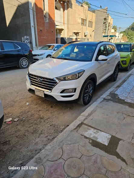 السلام عليكم ورحمة الله وبركاته
من رخصة الأدمن المحترم 
هونداي توكسان خليجي شركة الكاصد
موديل 2019 مكفوله كفاله عامه من كلشي 
على وضع الشركة باستثناء الملاحظات البسيطه 
مثل ما موضحه بالسونار المرفق مع صور السيارة 
ماشيه 47 الف كيلو متر استخدام شخصي 
بعدها بحالة الوكالة
 شرط الفحص وين ما يعجبك 
فول مواصفات 
بانوراما
 بصمة تشغيل 
كشنات كهرباء 
داخل لونين
 شاشه كبيره
 كامره دواره
 مري شفط
 اشاير بالمري
 تبريد قطعتين
 أربعه دسك ويل كب كروم
 حساس امامي وخلفي
 يدات نيكل وترحيب
 خمس عدسات
 لد امامي وخلفي
 وباقي المواصفات المعروفه
 رقم بغداد باسم اخويه شخصيا شرط التحويل 
 سنوية جديدة لغاية 2029 
معروضه 215 وبيه مجال بسيط 
مكان السيارة بغداد سبع ابكار قرب الوقف السني
 أو حي أور كلية الامام الكاظم عليه السلام 
رقم الهاتف ***********
