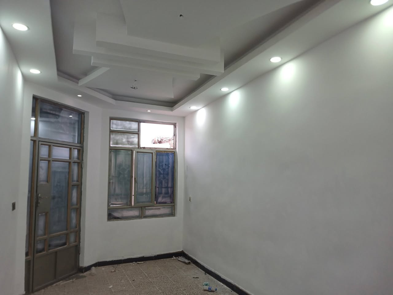 مشتمل البيع حي جبيريه الثانيه قرب سوق مريدي طابقين ٤غرف الطابق الأول غرفة وصاله ومطبخ ستقبال كراج صحيات الطابق الثاني ٣غرف وصاله كبيره سنه البناء ٢٠٢٣ المساحه ١٢٥م للستفسار اتصل ***********
