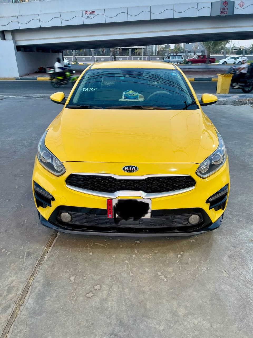 السلام عليكم رمضان مبارك ع جميع 
سياره فورتي وارد امريكي 21 
ماشيه 88  حادثها موضح كما بل صوره ونطخت عندي بخشم البنيد معجون بدون ايرباك سياره نضيفه وخير من الله 
كير at 
السياره باأسمي تحويل ثاني يوم مصفره من نقابه 
مكاني الكرخ 
***********
السعر 130
