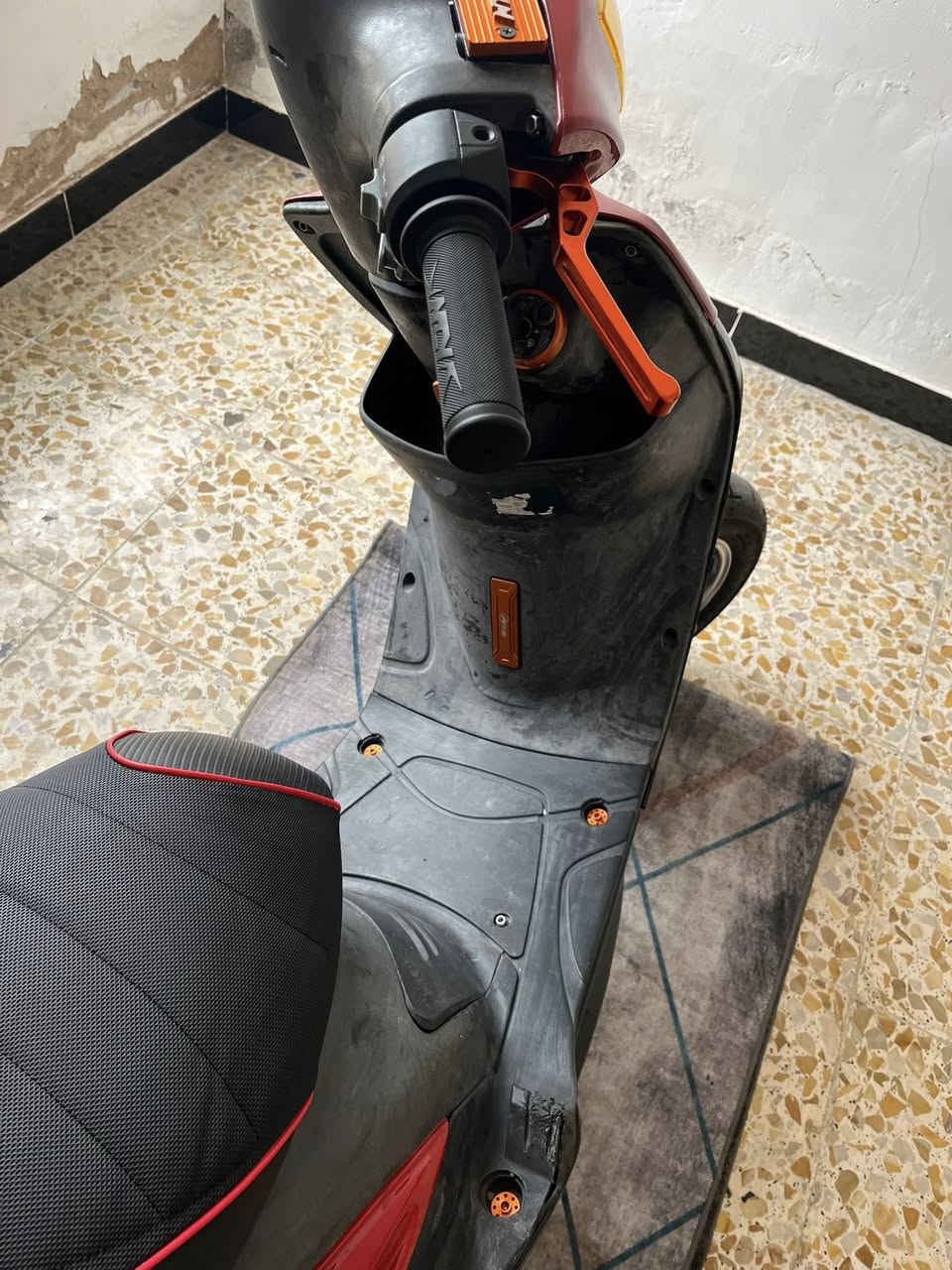 سلام عليكم شباب
دراجه ماكس عدله للبيع 
بيه كومه غراض 
مكينه مال رمبه بيه
دراجه فولل 
مكاني مدينه الصدر 
رقمي ***********
تصل وكلك السعر 🧡❤️
