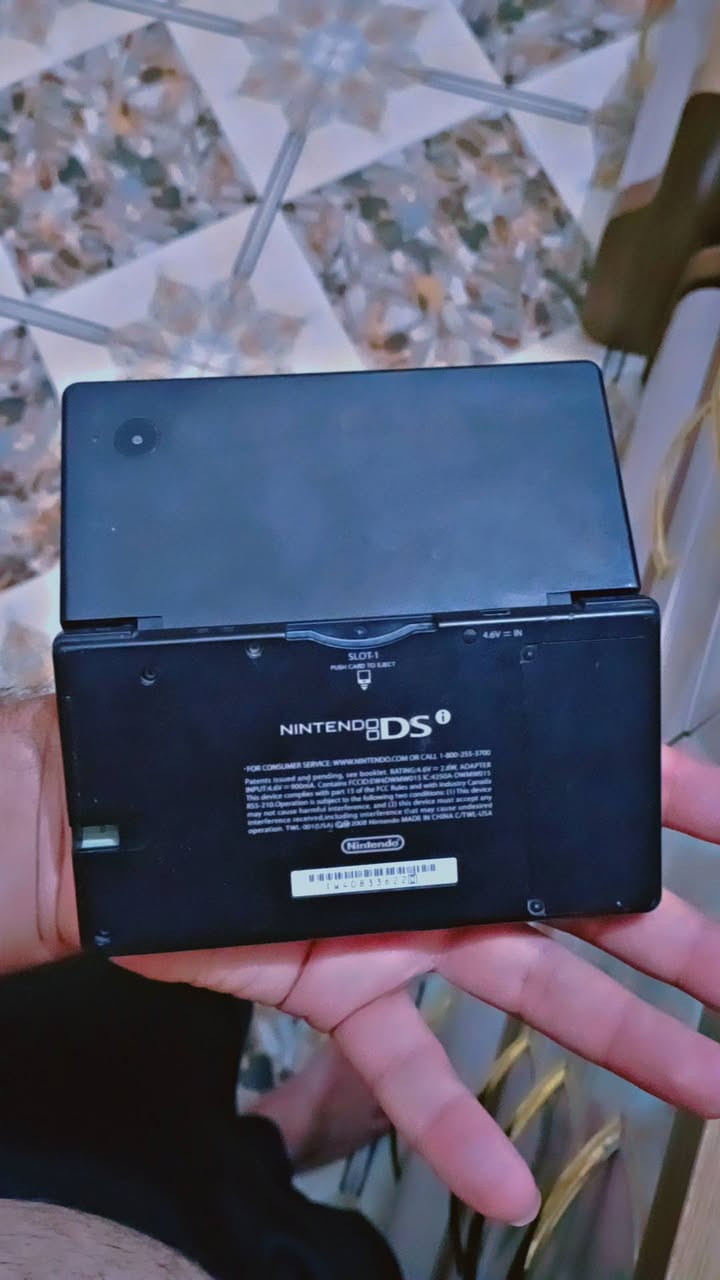 جهاز نينتندو دي أس آي (Nintendo DSi شغاال وكامل نقص قلم بي شخوط موضحات بلفيديو مع شاحنة الاصلية 110 v

. نسخة امريكية TWL-001(USA 
سعر ٥٥ الف


**إذا كنت صاحب هذا الإعلان وتريد حذفه لأي سبب، رجاءا أرسل رسالة إلى الدعم الفني**