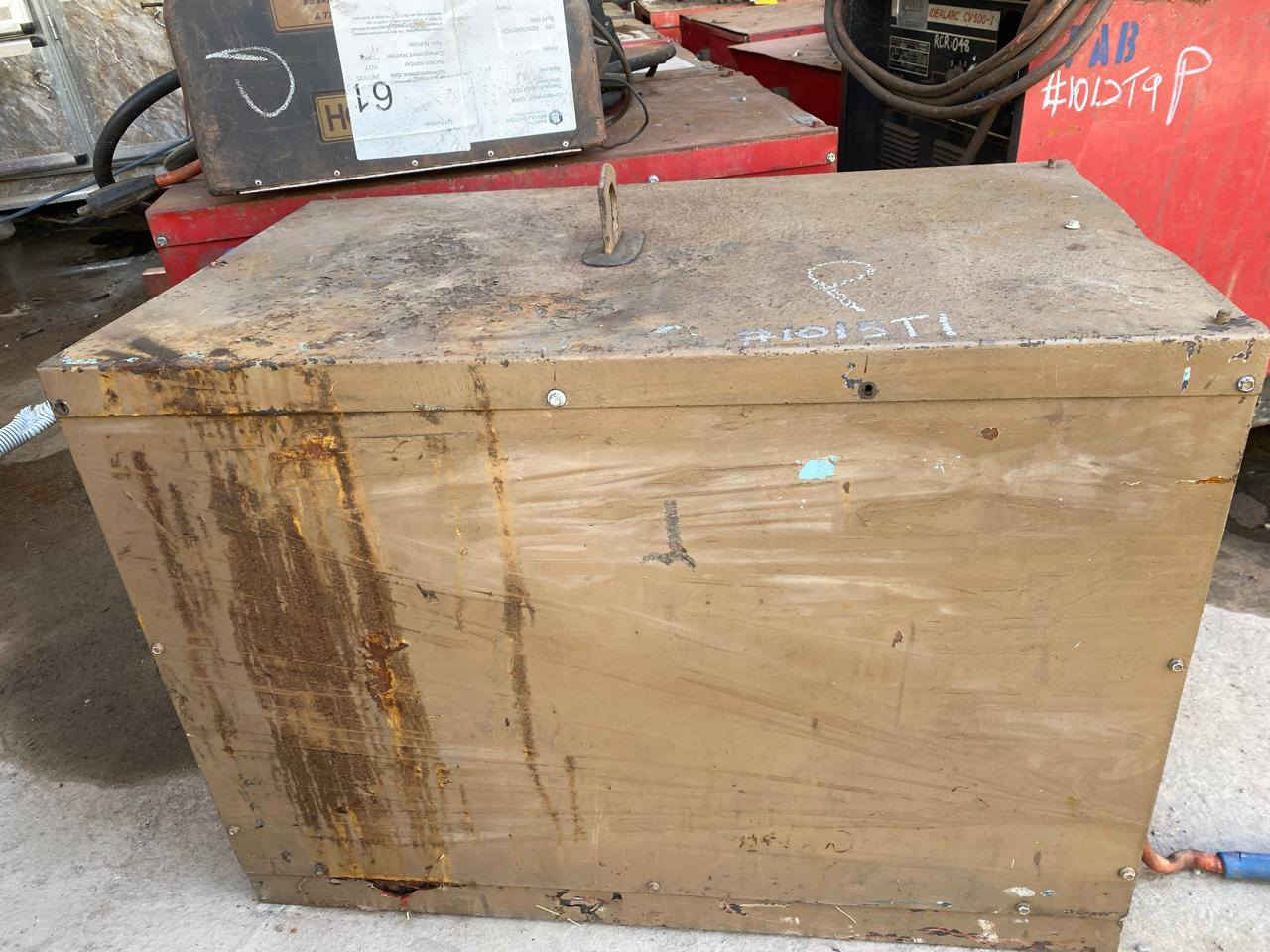 السلام عليكم للبيع مكائن لحام نوع لينكون امريكي اوربي ٦٠٠امبير دي سي نضيف العنوان النجف الاشرف ***********
