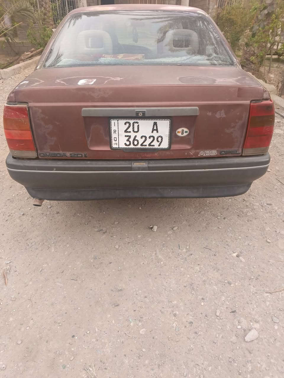 السلام عليكم سياره موديل 90بسمي هزةجديدة مكينة أربعة سلندر كيرعادي السعر 24وبيهة مجال للتواصل *********** العنوان بعقوبة
