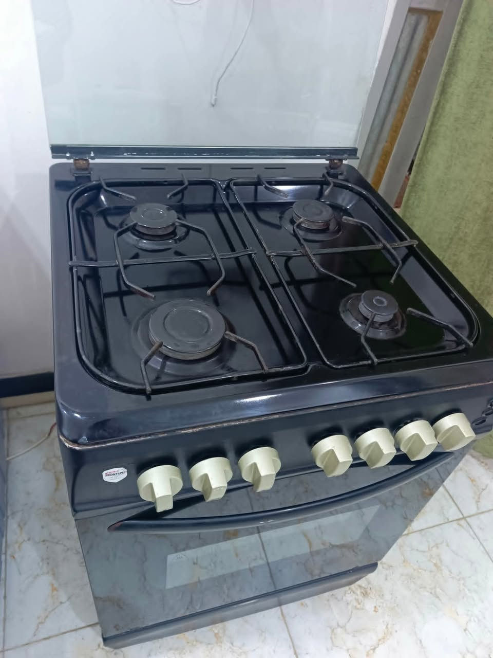 طباخ البيع سعر 100 وبيه مجال ***********
