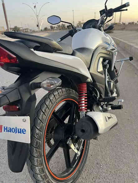 هوجي 23 زيرو ماشي 6000 بعد الخط عتاير سعر 14ونص وبي مجال بسيط المكان حديثه رقم صاحب دراجه ملاحضه بي بس مكاتبه ورقه وحده ***********5
