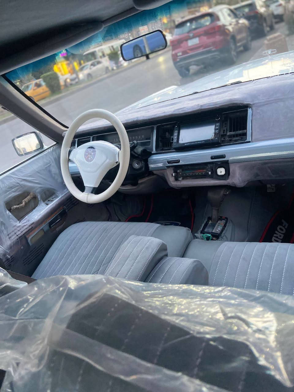 السلام عليكم 
فورد كراون فكتوريا موديل ١٩٩١ رقم واسط مكينه كير  ياباني VVT سنويه لغاية ٢٠٢٧ تعمير جديد 
السعر   ٤٨  وبيهه مجال العنوان بغداد الشعب 
للاستفسار   *********** بغداد, العراق
