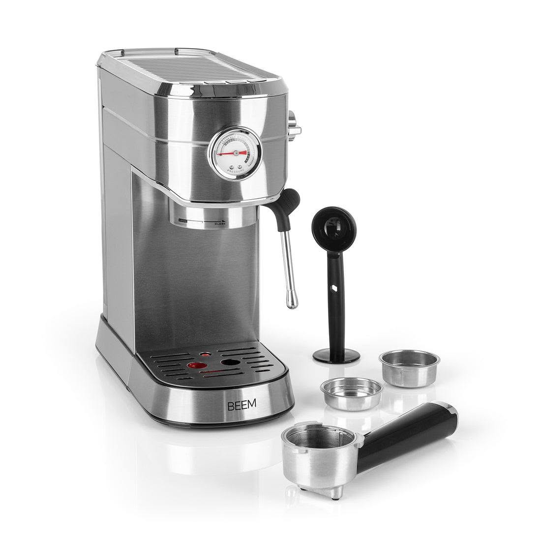 تتميز ماكينة BEEM Espresso Ultimate بضغط احترافي يصل إلى 20 بار لضمان استخلاص مثالي للنكهة.تحتوي على نظام تحكم حراري دقيق لضبط درجات الحرارة بدقة أثناء التحضير.تشتمل على حامل فلتر احترافي لتقديم إسبيريسو بكريمة كثيفة.تتضمن خزان مياه بسعة 1.5 لتر قابل للإزالة لسهولة التنظيف والتعبئة


**إذا كنت صاحب هذا الإعلان وتريد حذفه لأي سبب، رجاءا أرسل رسالة إلى الدعم الفني**