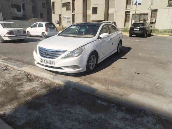 سوناته ٢٠١٤ للبيع سياره فول لمتد ١/١  بصمه بانوراما تبريد قطعتين تيربو مفوله مواصفات السياره بيهه خمس قطع صبغ وحادثهه جاملغ وبنيد مكينه وكير خير من الله حداديه حلوه تراي كلش حلو وناعمه تبريد ثلج تخم تاير دواخل جديده سياره بسمي تحويل مباشر هزه وسنوين جدد العنوان البياع السعر ١٠٤ للاتصال *********** بغداد
