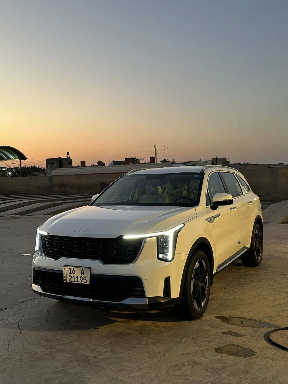 سورنتو 2024 مكفوله ماشيه ٣١ السعر 300    ***********
