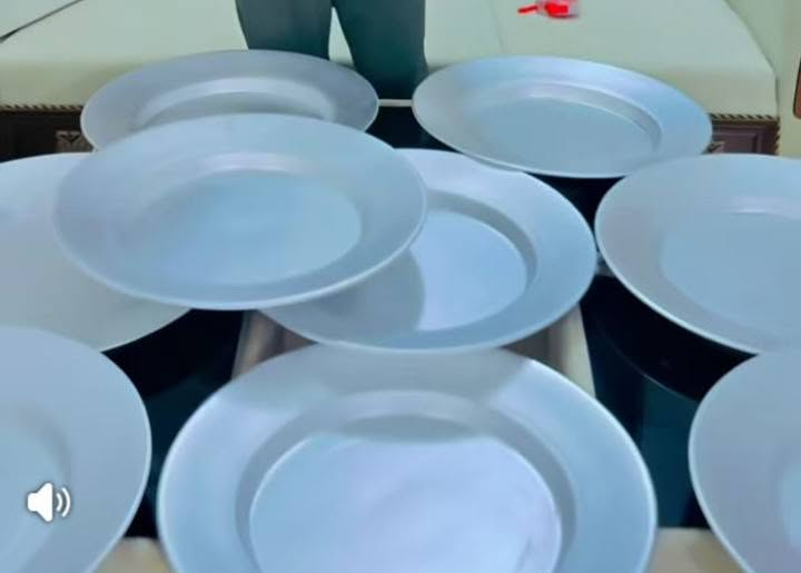 صينيه ام العراوي الى اصحاب المناسبات القطعه ب 10,000 دينار تنزيلات تخفيضات


**إذا كنت صاحب هذا الإعلان وتريد حذفه لأي سبب، رجاءا أرسل رسالة إلى الدعم الفني**